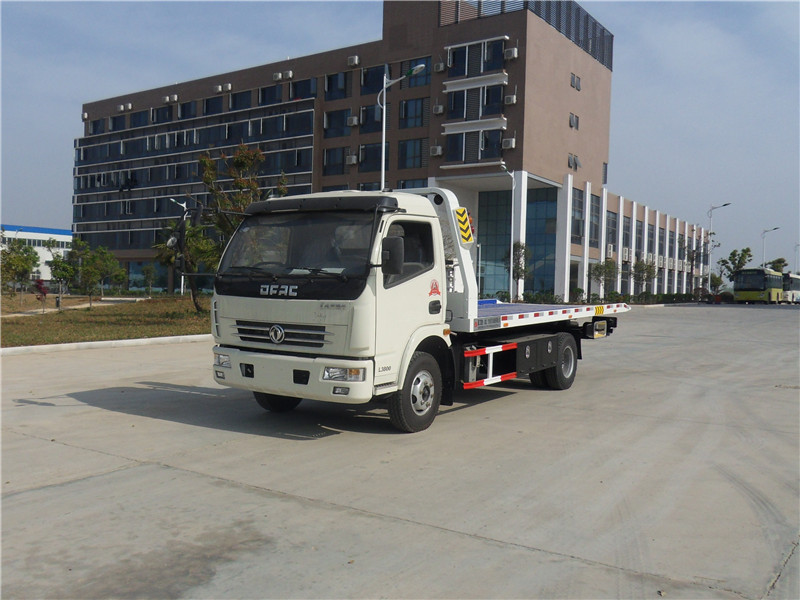 東風(fēng)多利卡清障車